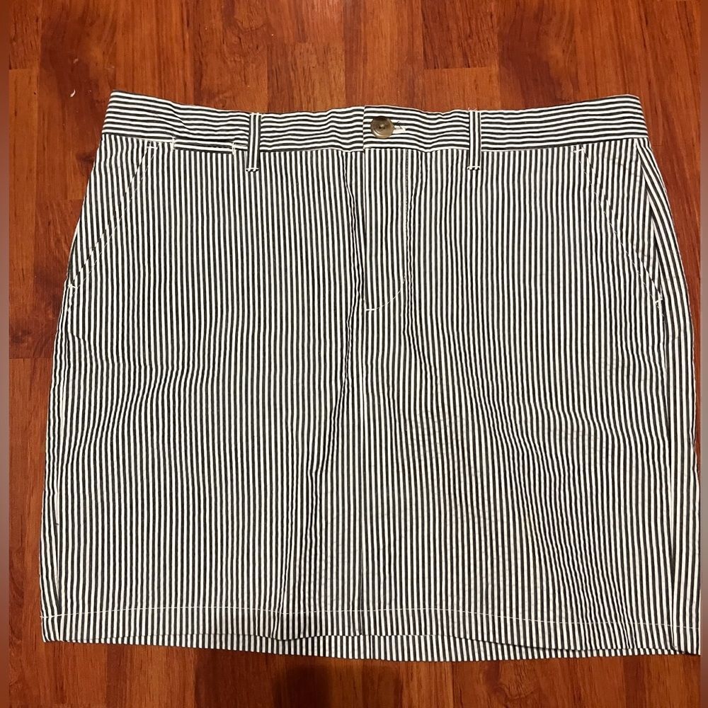 New! Gap Pinstriped Mini Skirt Size 10.